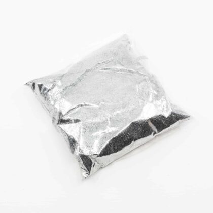 Glitzer in der Farbe Silber abgepackt in einem Klarsichtbeutel