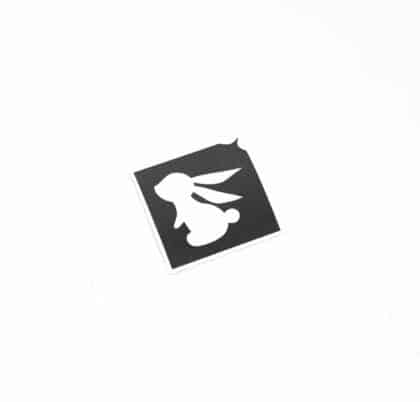 Kita Langohr Schablone für Kita Kids für Glitzertattoos. Perfekt für kleine Kinderärmchen. 3lagig, entgittert und zugeschnitten. Zusätzlich benötigt man Profi Hautkleber und Bioglitzer.